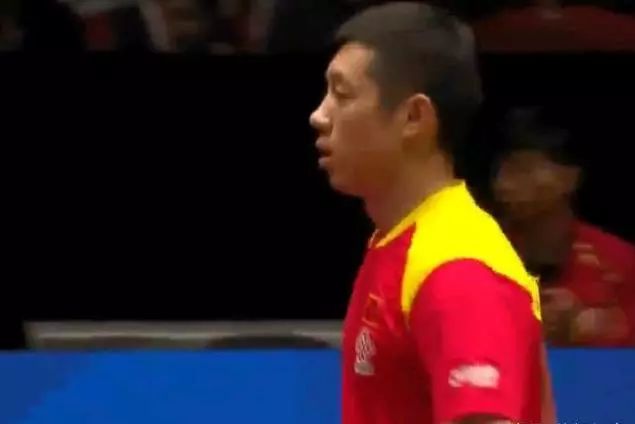 一名替补控 一名替补控