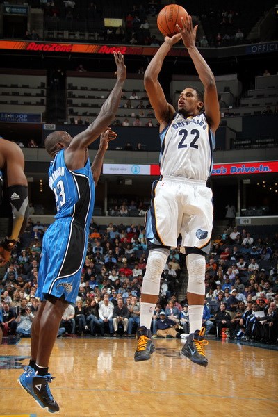 通过坚持和 通过坚持和