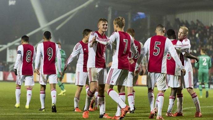 轻球员的发 轻球员的发